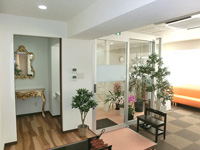 広々とした院内